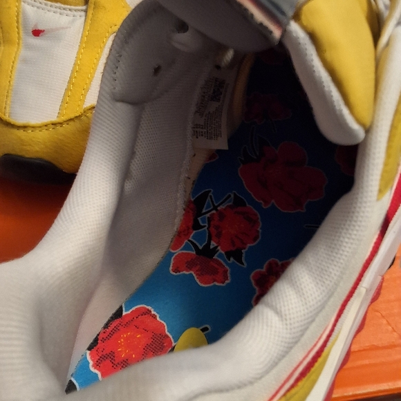 Nike - Picture 6 of 7